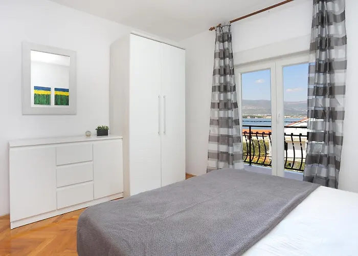 Appartement Arbanija 1125a *