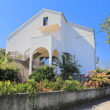 Arbanija 1125a Apartman Trogir