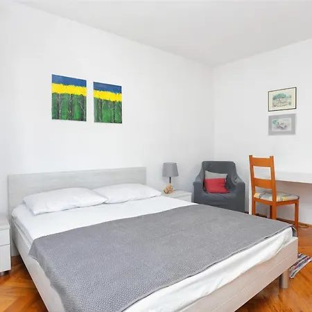 Apartman Arbanija 1125a