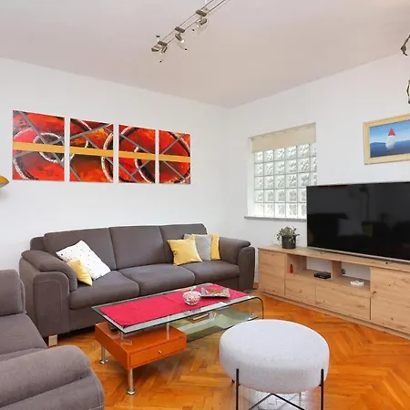 Apartment Arbanija 1125a Trogir