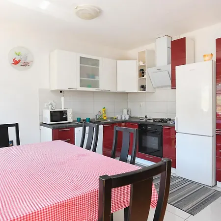 Arbanija 1125a * Trogir